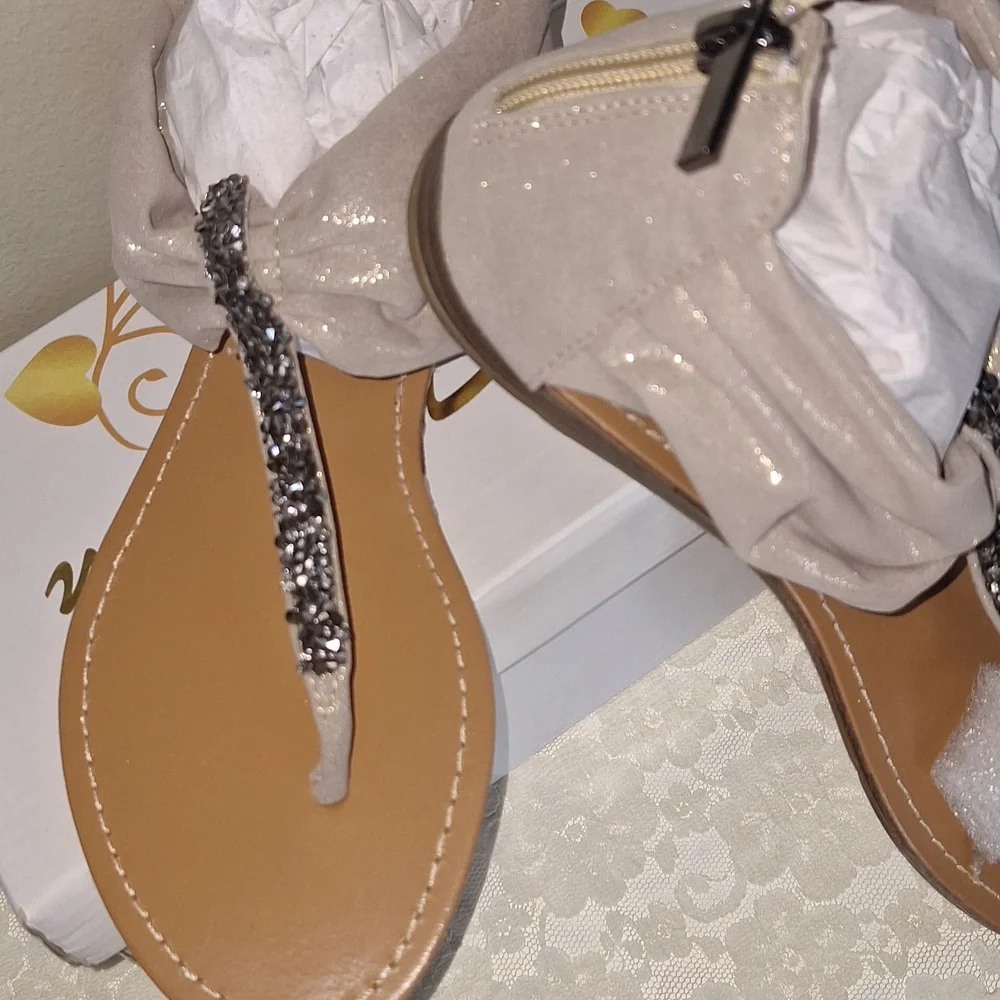 NIB Flourish Sandals Size 7 - Picture 3 of 11